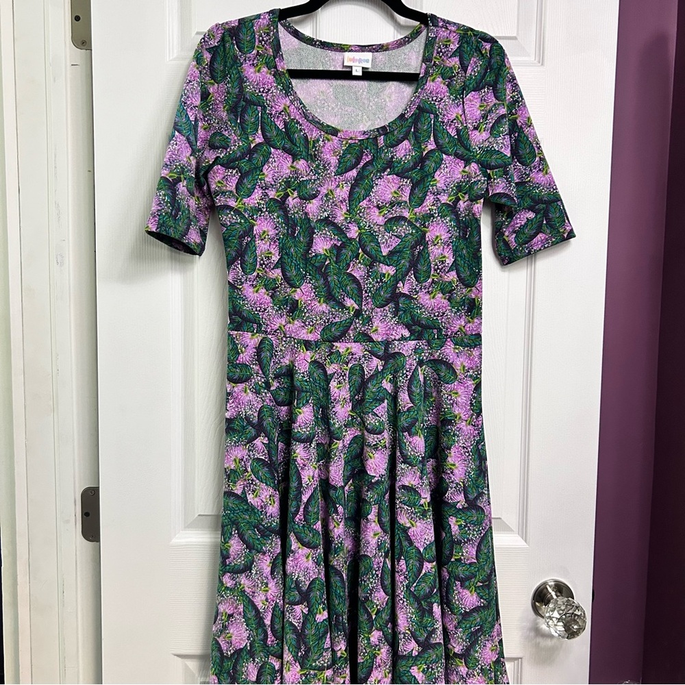 LuLaRoe Nicole Dress M